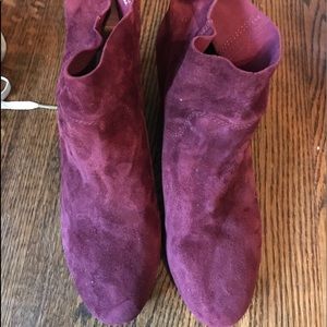 Women’s size 8 1/2 booties